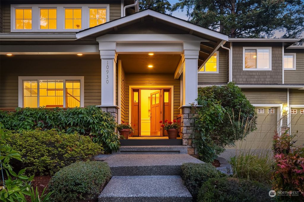 Photo of 10930 103rd Avenue NE, Kirkland, WA 98033 (MLS # 2281913)