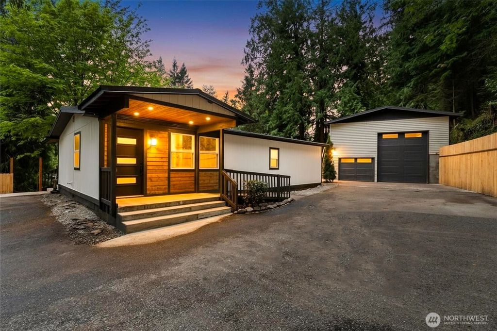 Photo of 22518 Dorre Don Way, Maple Valley, WA 98038 (MLS # 2520327)