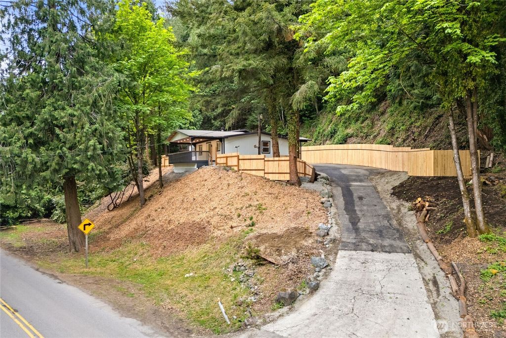 Photo of 22518 Dorre Don Way, Maple Valley, WA 98038 (MLS # 2520327)