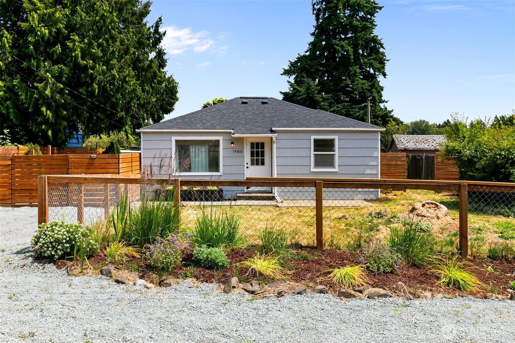 Photo of 19410 10th Avenue S, Des Moines, WA 98148 (MLS # 2397509)