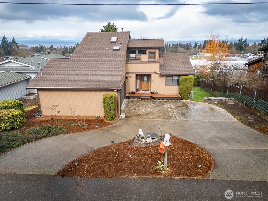Photo of 1813 E 3rd Street, Port Angeles, WA 98362 (MLS # 2489009)