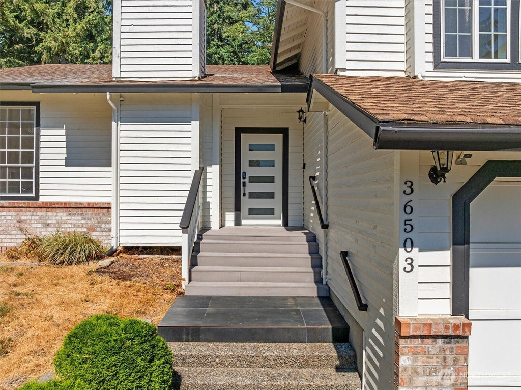 Photo of 36503 2nd Avenue SW, Federal Way, WA 98023 (MLS # 2573763)