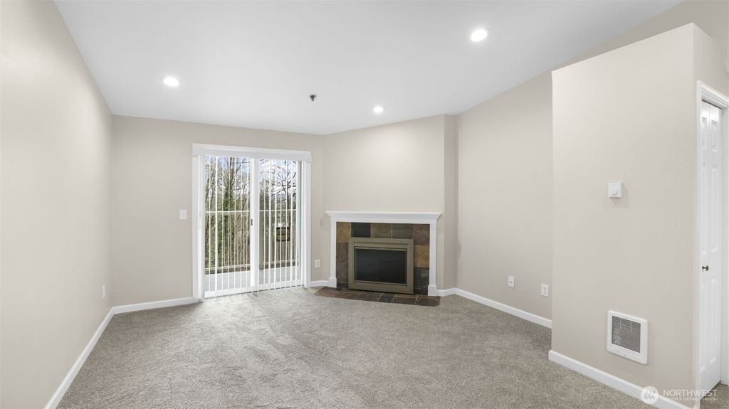 Photo of 975 Aberdeen Avenue NE #E-407, Renton, WA 98056 (MLS # 2347989)