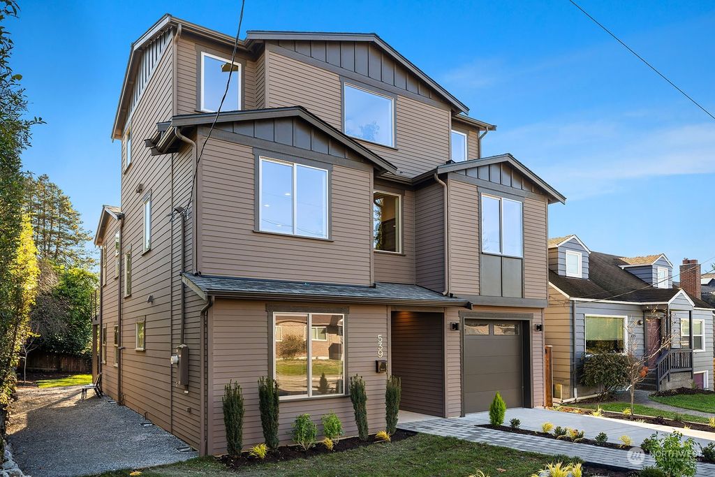 Photo of 539 NE 88th Street, Seattle, WA 98115 (MLS # 2181187)