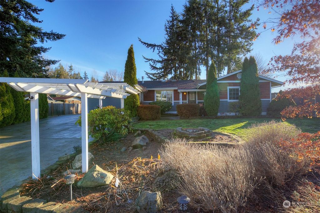 Photo of 5426 142nd Place NE, Marysville, WA 98271 (MLS # 2182660)