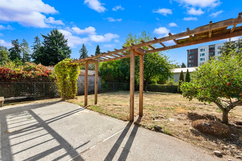 829 NE 189th Street