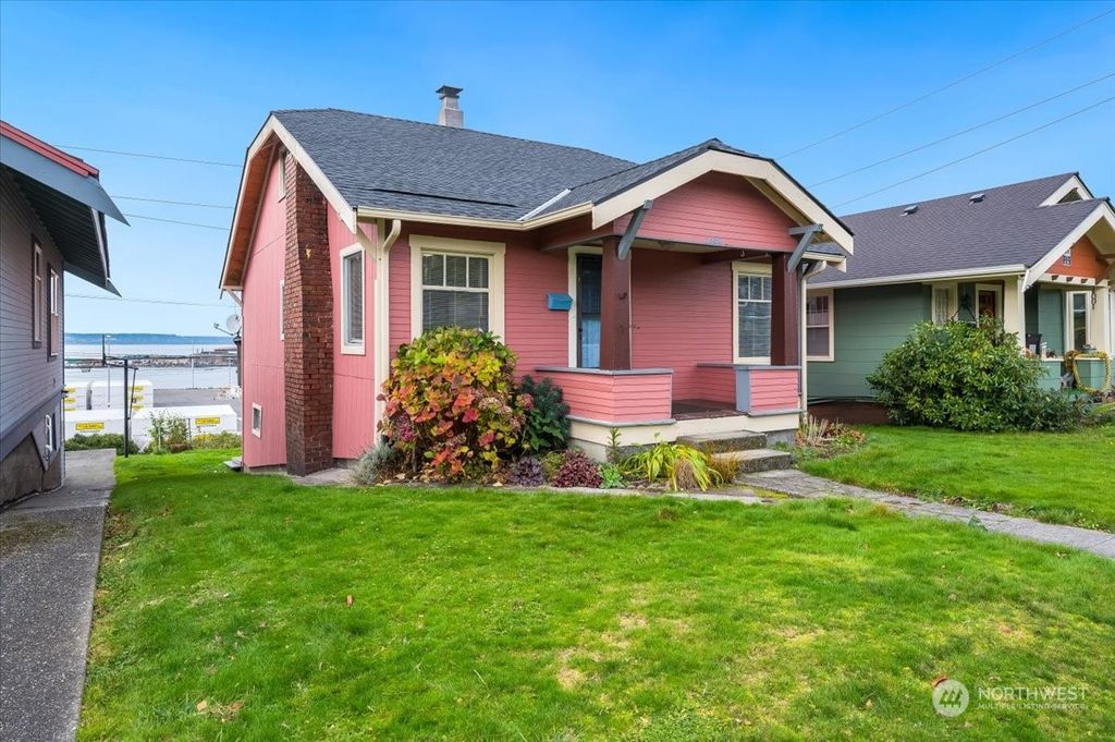 Photo of 2306 Grand Avenue, Everett, WA 98201 (MLS # 2313425)