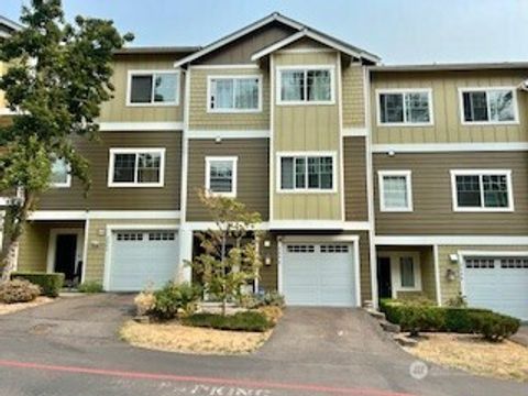 Photo of 2006 112th Street SW, Everett, WA 98204 (MLS # 2441539)