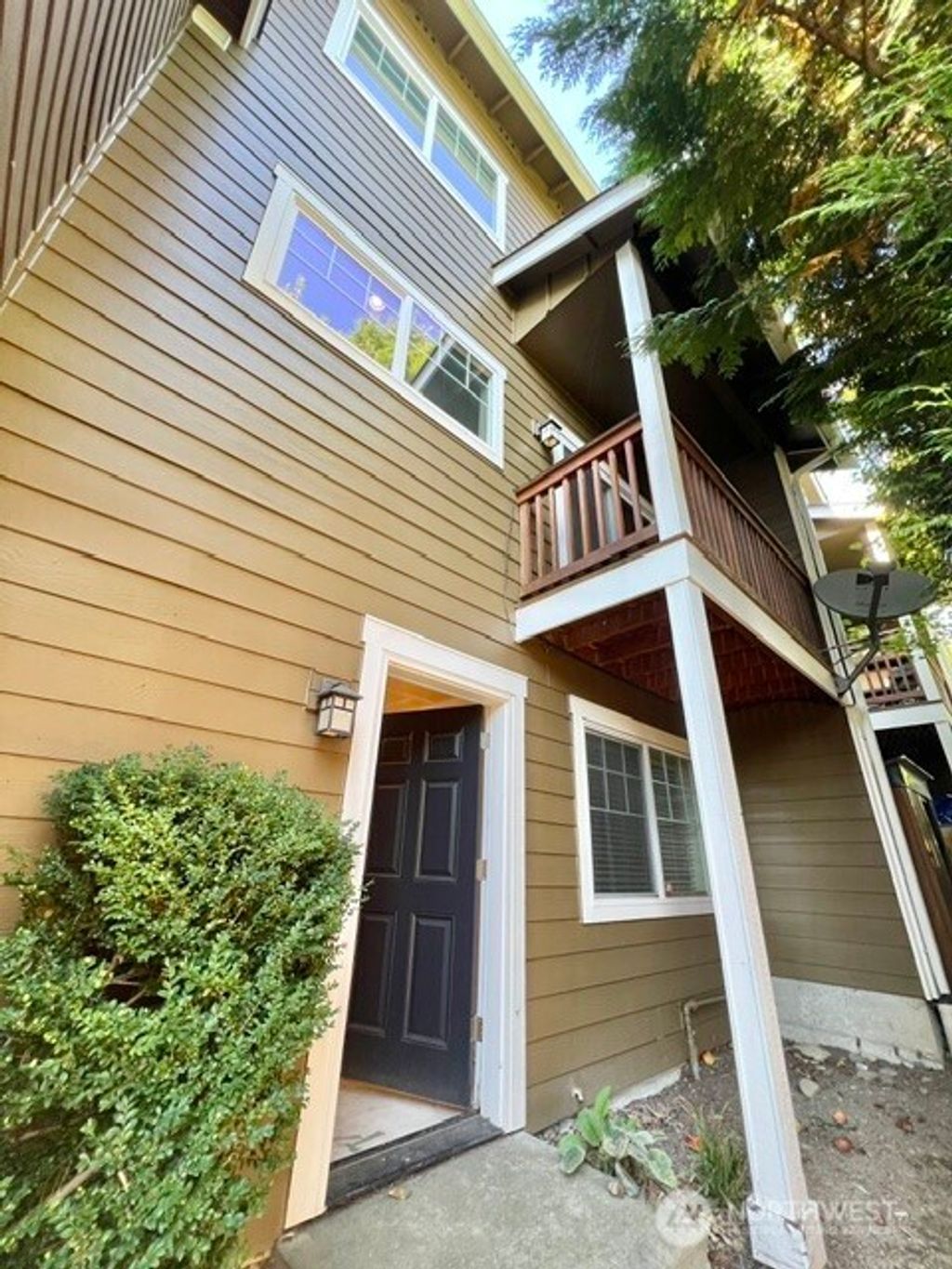 Photo of 2006 112th Street SW, Everett, WA 98204 (MLS # 2441539)