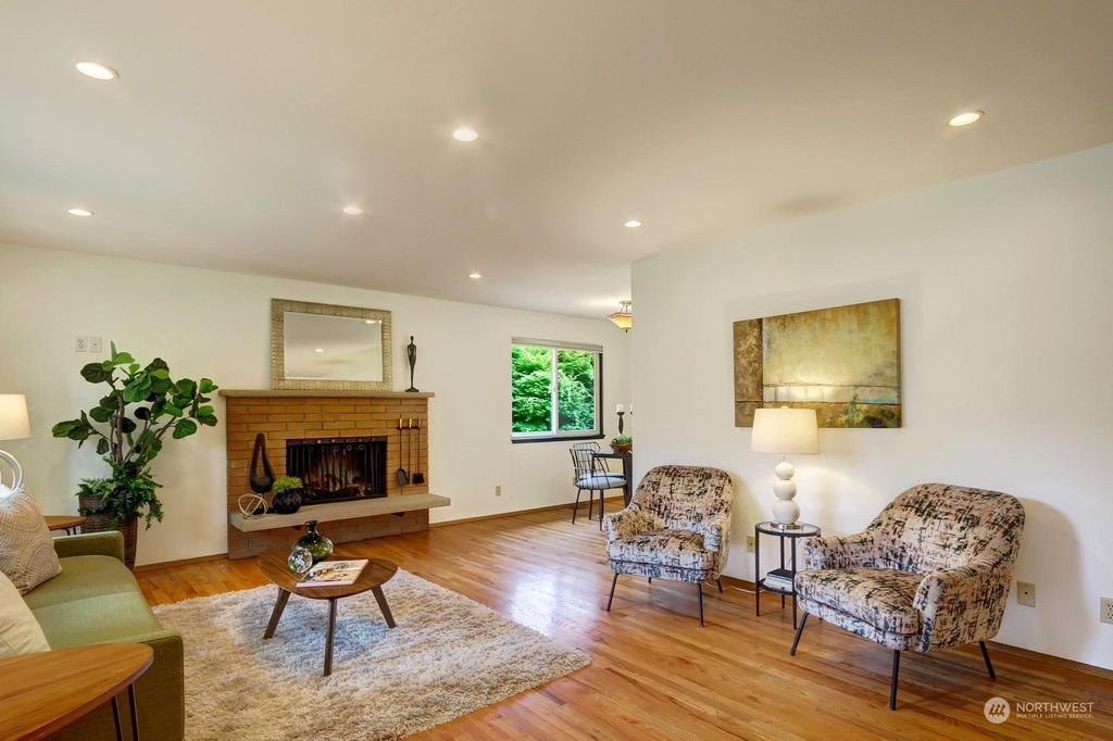 Photo of 2006 15th Avenue S, Seattle, WA 98144 (MLS # 2049900)