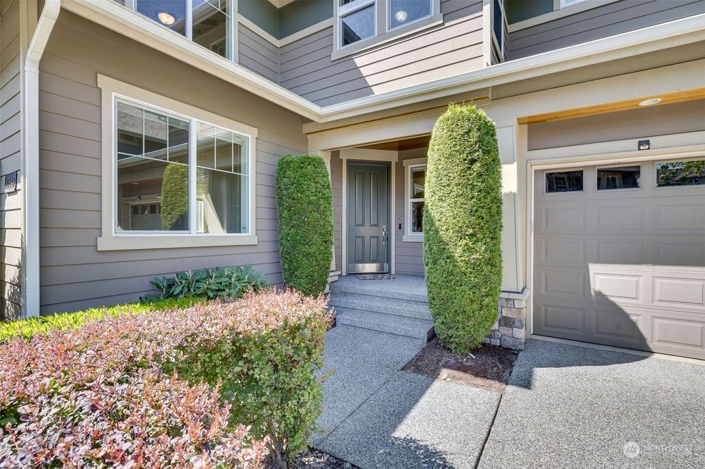 Photo of 10549 155th Avenue NE, Redmond, WA 98052 (MLS # 2261583)