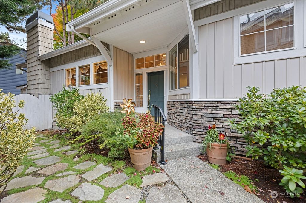 Photo of 120 Newport Way NW #3, Issaquah, WA 98027 (MLS # 2174281)