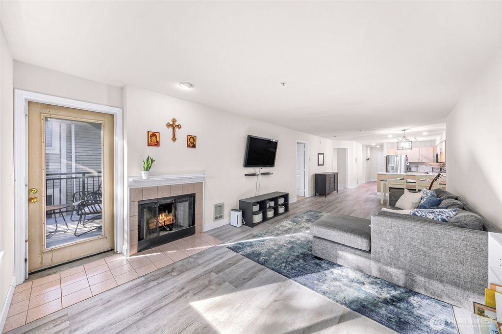 Photo of 18210 73rd Avenue NE #204, Kenmore, WA 98028 (MLS # 2432675)