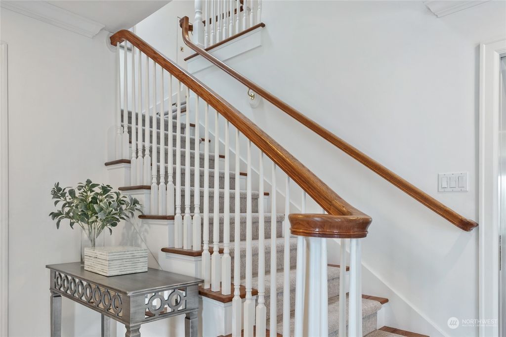 Photo of 3338 E Shore Drive, Seattle, WA 98112 (MLS # 2024877)