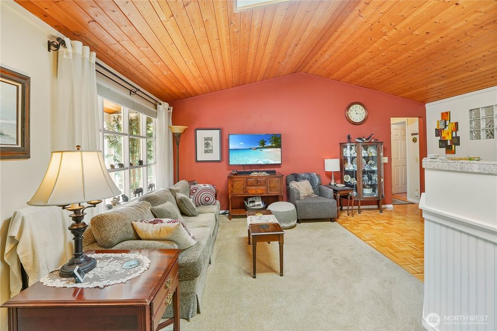 Photo of 2829 92nd Avenue NE, Clyde Hill, WA 98004 (MLS # 2417221)