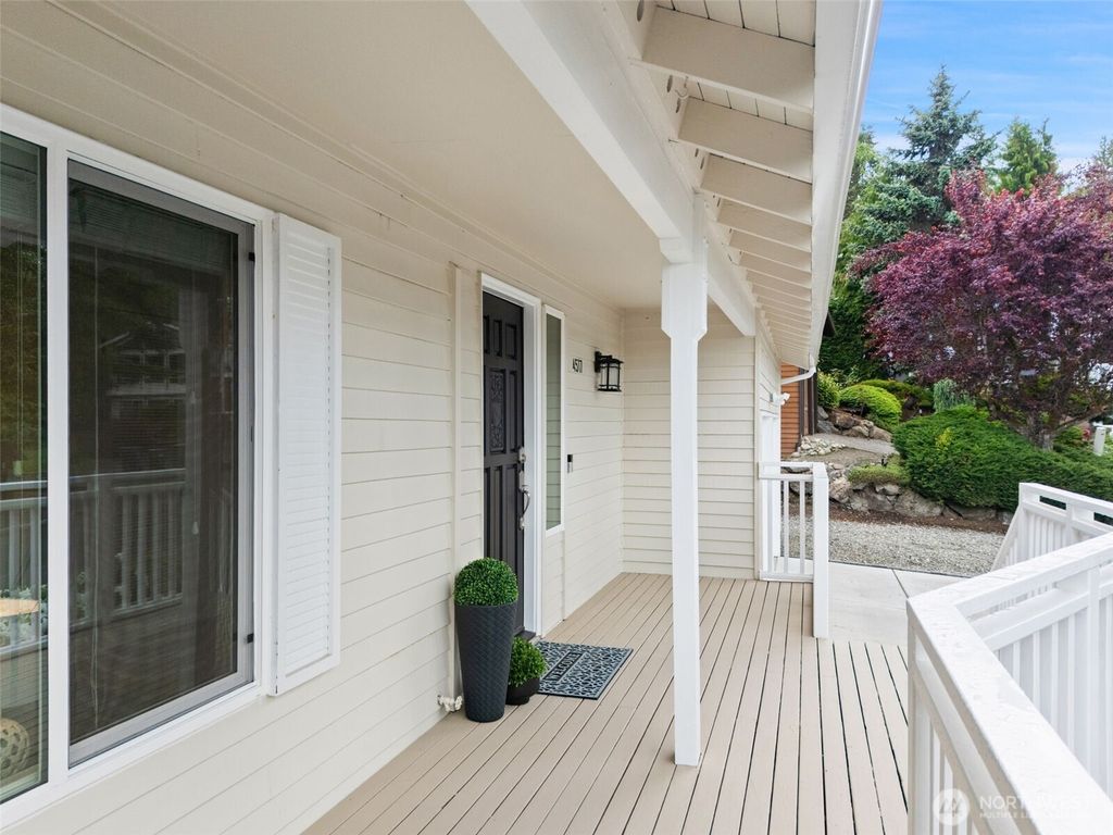 Photo of 4517 166th Place NE, Redmond, WA 98052 (MLS # 2526923)
