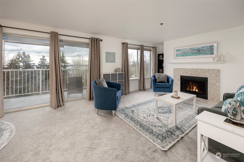 Photo of 28602 16th Avenue S #202, Federal Way, WA 98003 (MLS # 2042884)