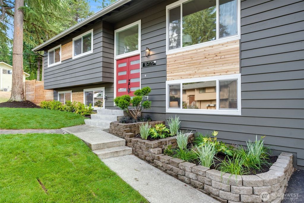 Photo of 16725 NE 97th Street, Redmond, WA 98052 (MLS # 2465208)