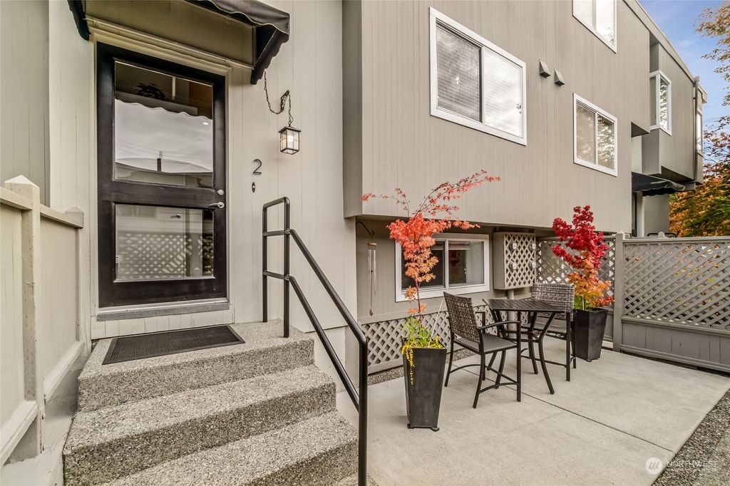 Photo of 611 Bell Street #2, Edmonds, WA 98020 (MLS # 2298197)
