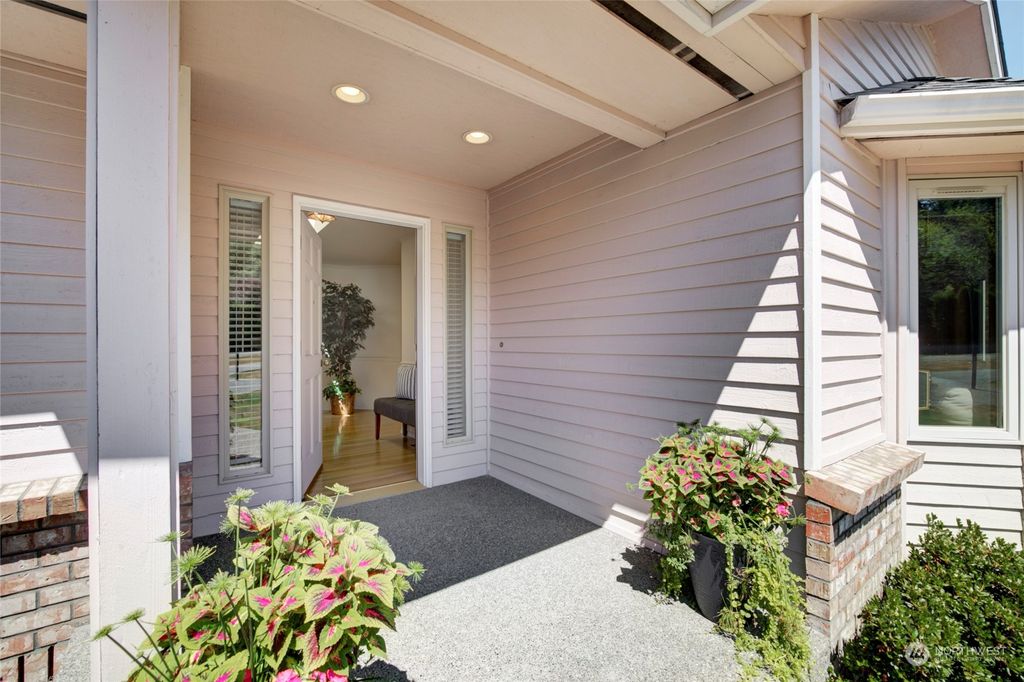 Photo of 700 18th Street, Snohomish, WA 98290 (MLS # 2204580)