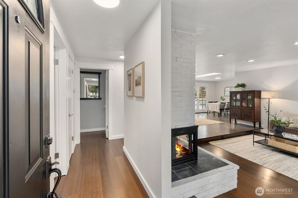 Photo of 13511 121st Avenue NE, Kirkland, WA 98034 (MLS # 2340011)