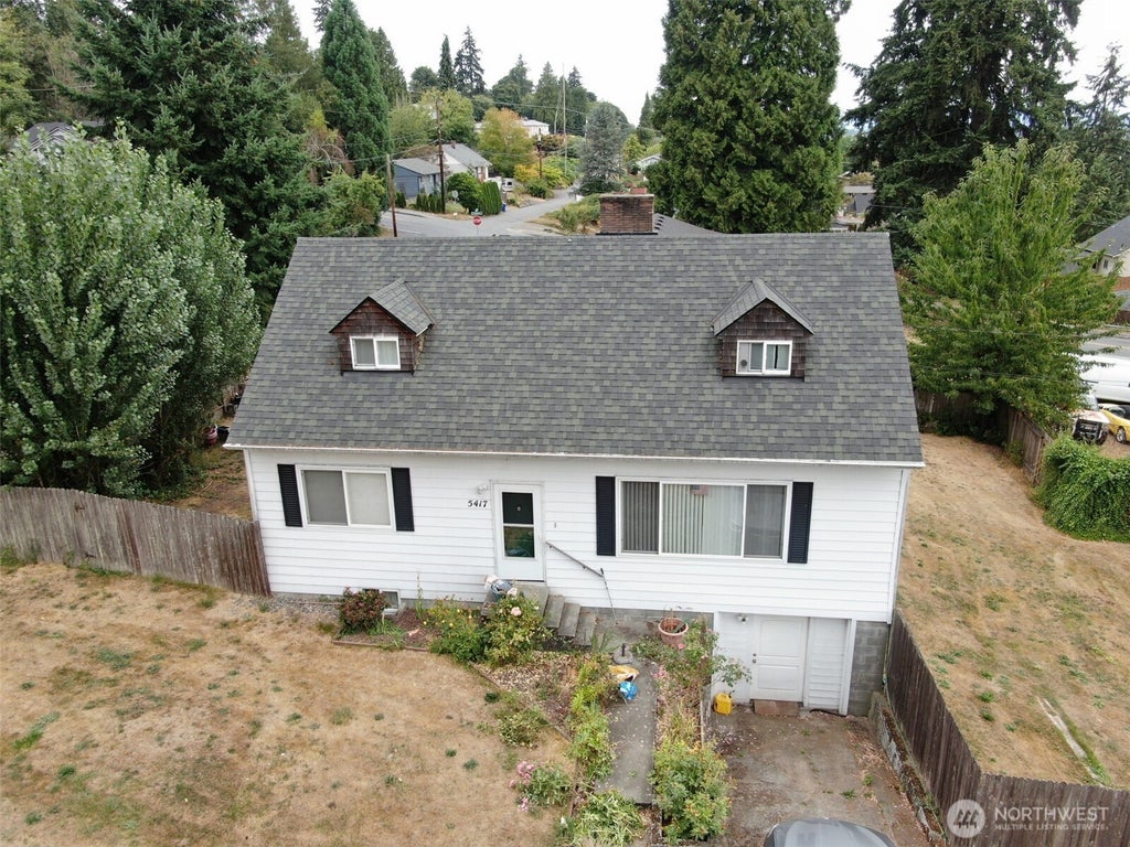 Photo of 5417 S 4th Avenue, Everett, WA 98203 (MLS # 2586090)