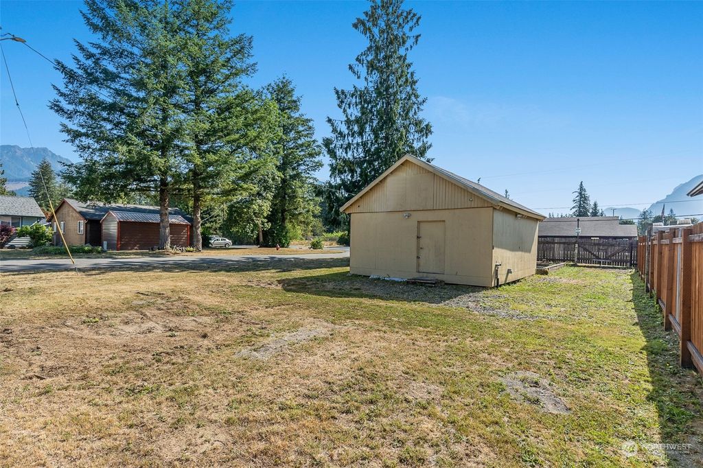Photo of 920 Orchard Avenue, Gold Bar, WA 98251 (MLS # 2159532)