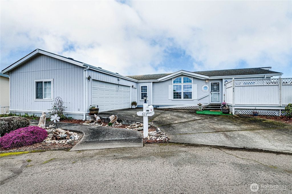 Photo of 617 N 7th Avenue, Sequim, WA 98382 (MLS # 2495728)