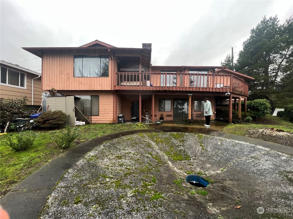 Photo of 10905 Rainier Avenue S, Seattle, WA 98178 (MLS # 2233499)