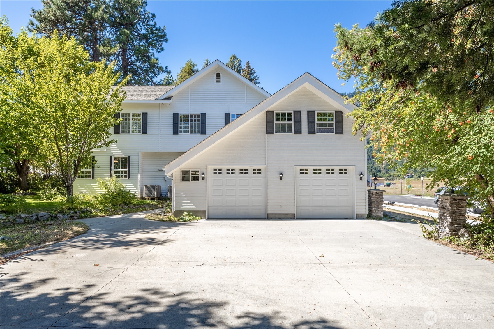 Leavenworth, Washington 98826, United States, 4 Bedrooms Bedrooms, ,4 BathroomsBathrooms,Residential,Active,101442