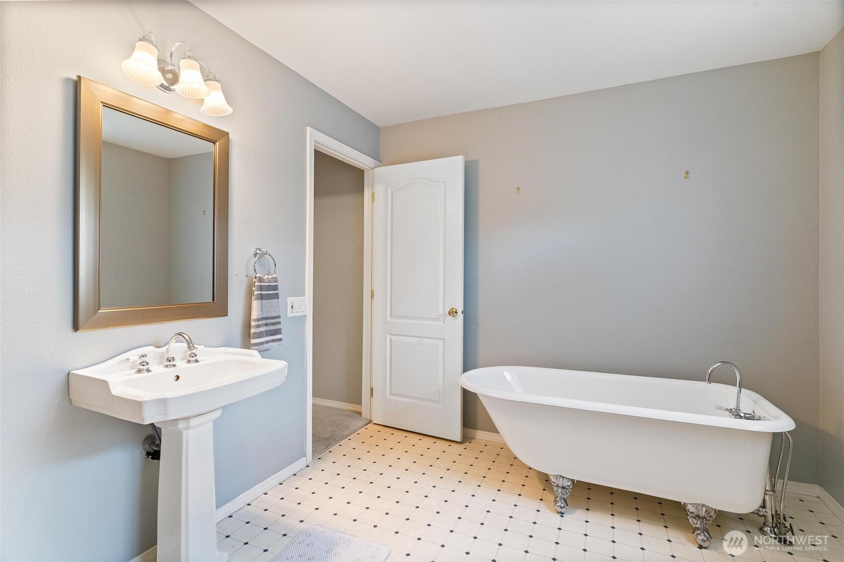 Leavenworth, Washington 98826, United States, 4 Bedrooms Bedrooms, ,4 BathroomsBathrooms,Residential,Active,101442