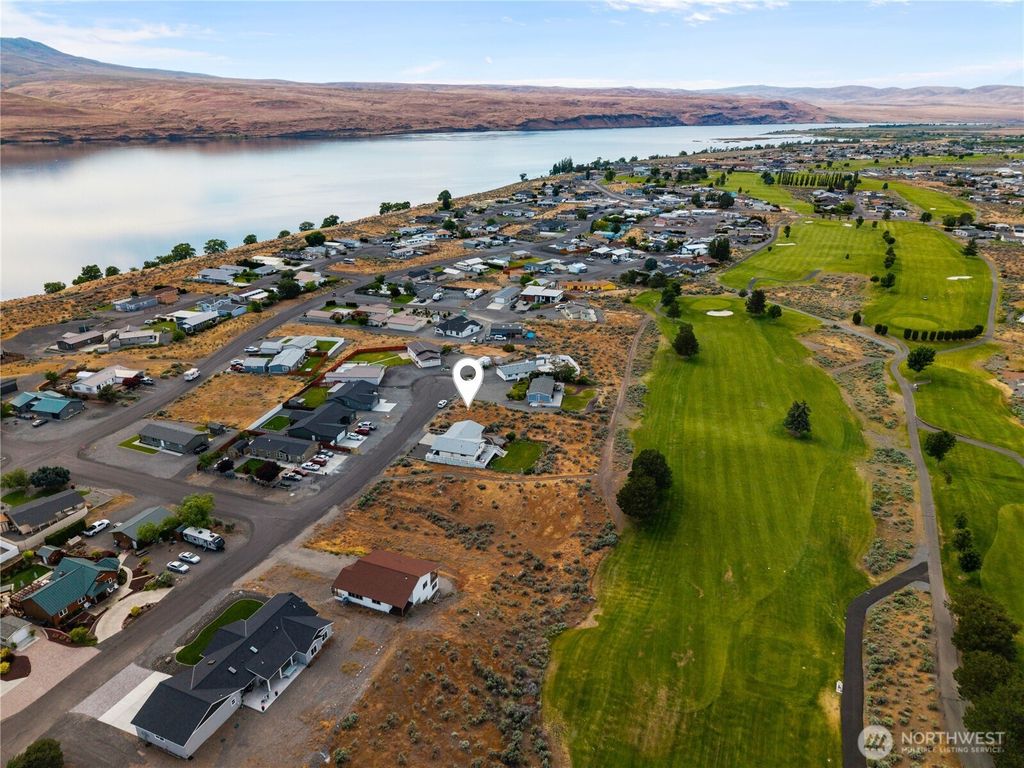 Photo of 407 Summer Place S, Mattawa, WA 99349 (MLS # 2527008)