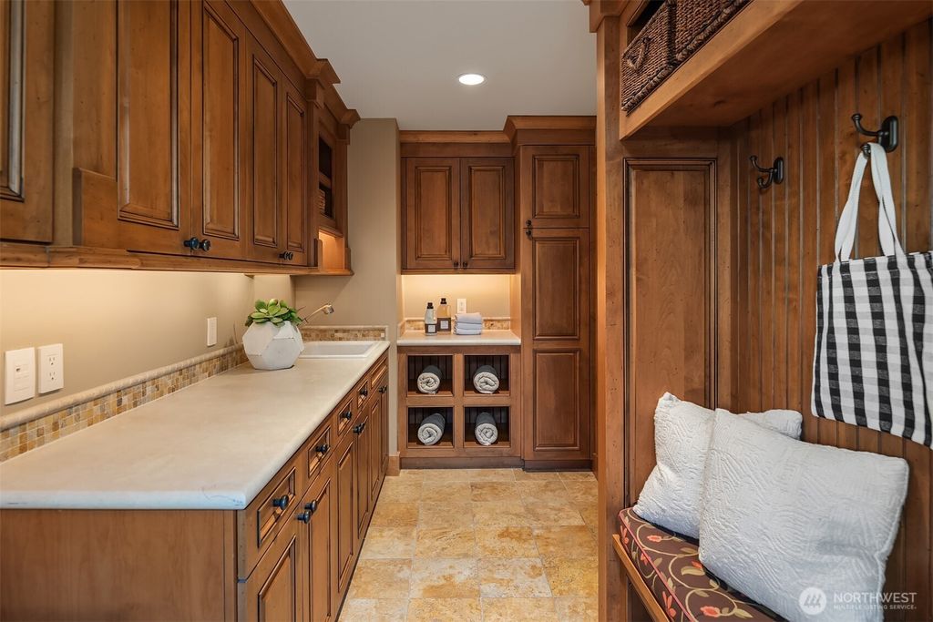 listing image 9364718885965393323