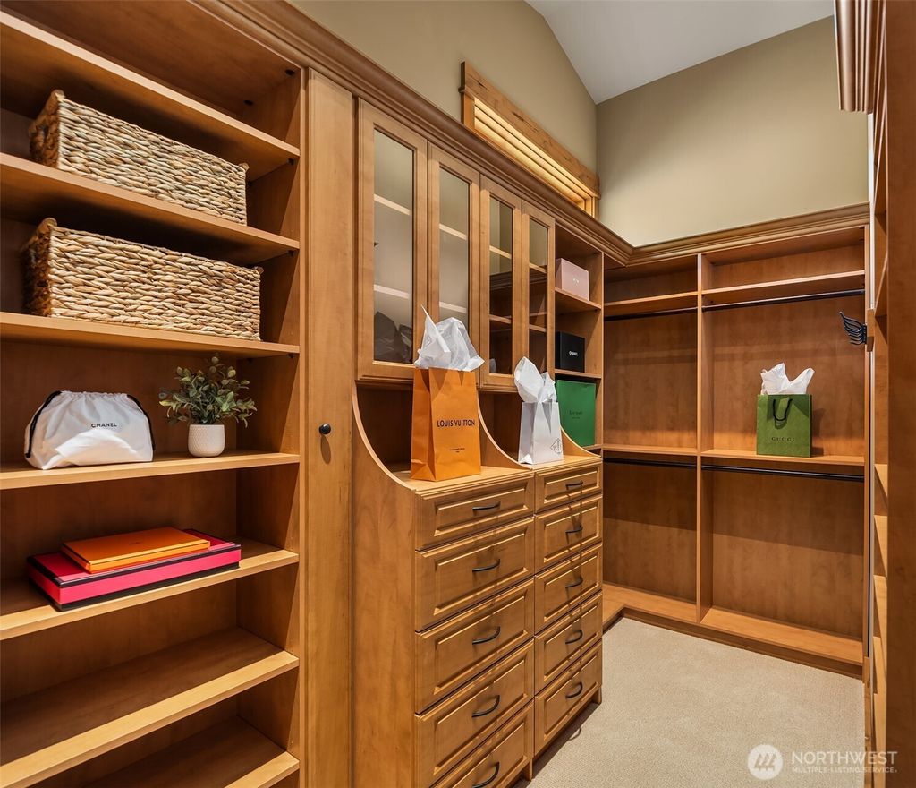 listing image 9369480253946202368