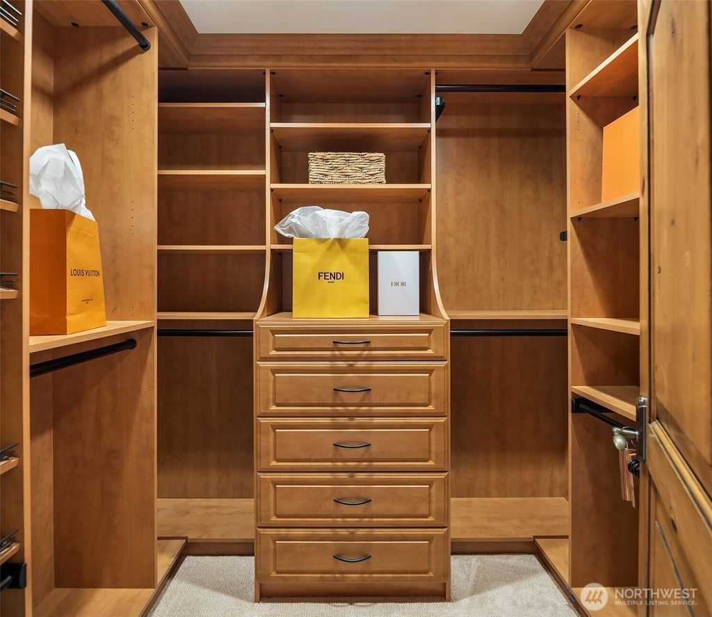 listing image 9360683763059199493