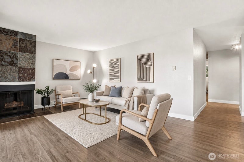 430 Bellevue Way SE 105