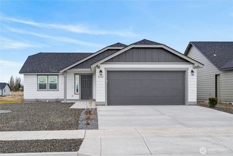 Photo of 4322 W Redhead Ave Ave, Moses Lake, WA 98837 (MLS # 2461066)