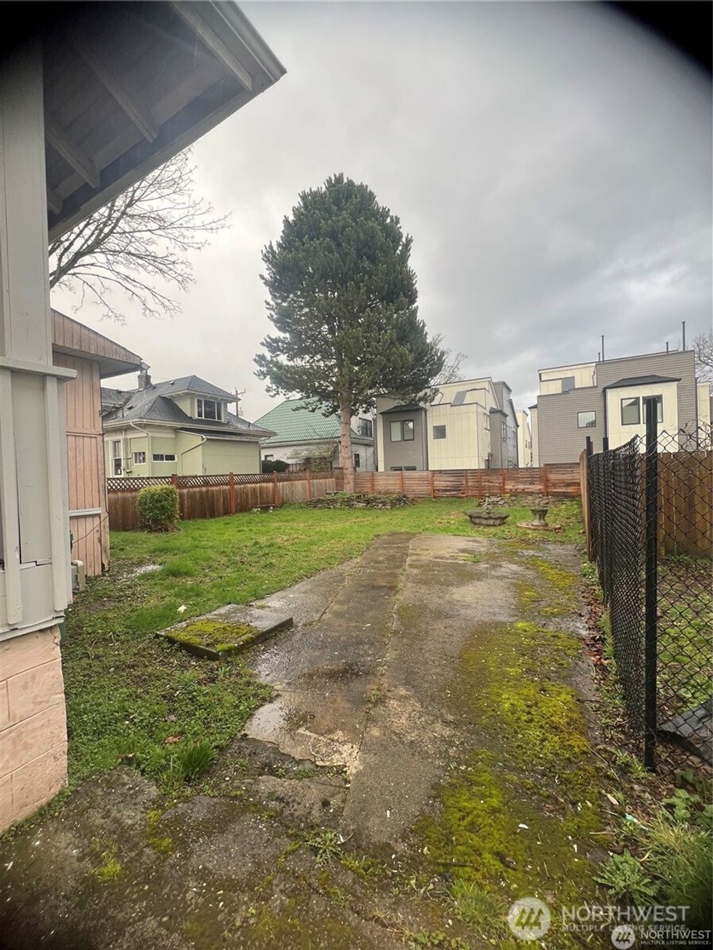Photo of 214 23rd Avenue, Seattle, WA 98122 (MLS # 2466200)