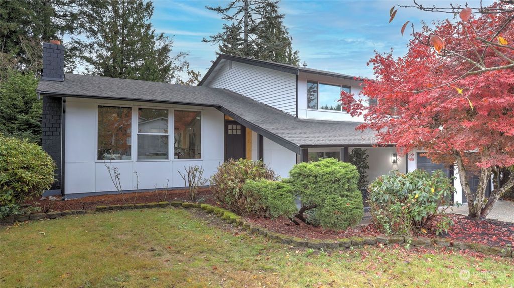 Photo of 18606 135 Place SE, Renton, WA 98058 (MLS # 2307405)