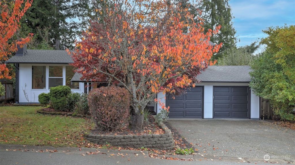 Photo of 18606 135 Place SE, Renton, WA 98058 (MLS # 2307405)