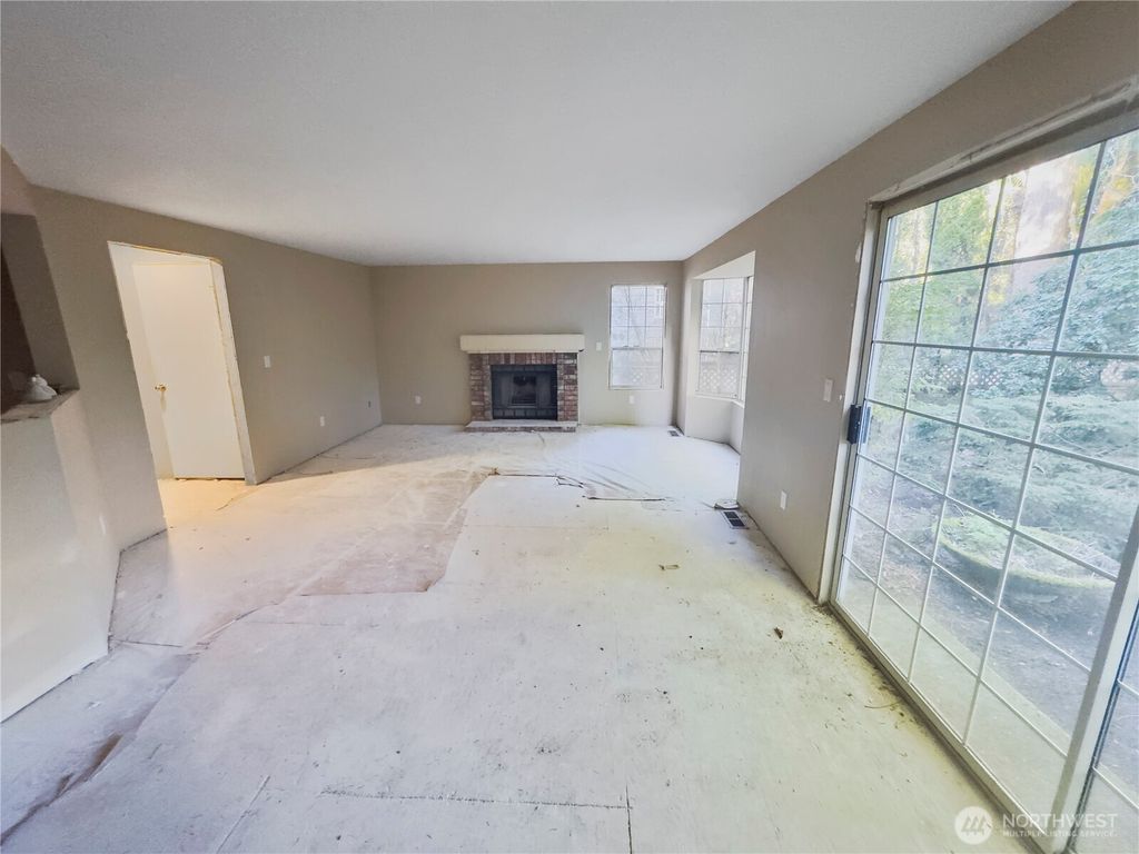 Photo of 13506 NE 89th Court, Redmond, WA 98052 (MLS # 2359042)