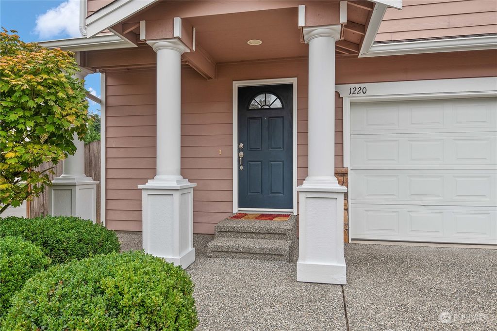 Photo of 1220 149th Place SW #13, Lynnwood, WA 98087 (MLS # 2156161)