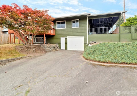 Photo of 5902 Broadway, Everett, WA 98203 (MLS # 2586258)