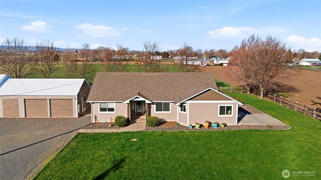 Photo of 84780 Tum-A-Lum Road, Milton-Freewater, OR 97862 (MLS # 2491980)