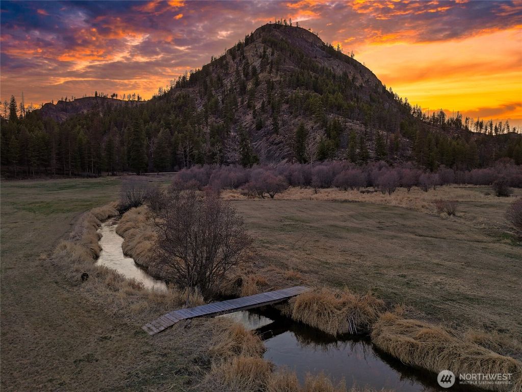 Photo of 1721 Aeneaws Valley Road, Tonasket, WA 98855 (MLS # 2500696)