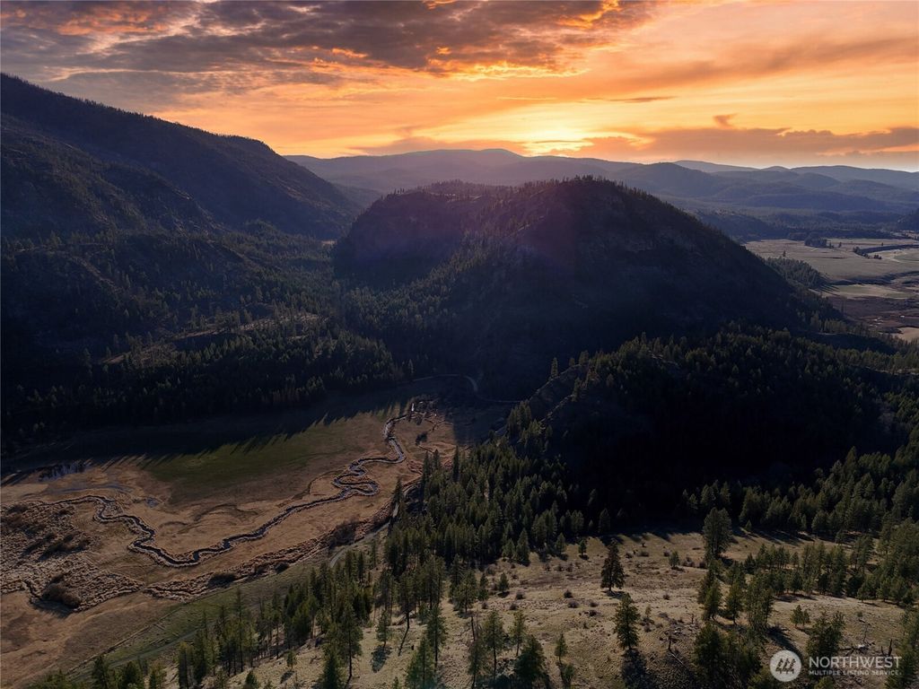 Photo of 1721 Aeneaws Valley Road, Tonasket, WA 98855 (MLS # 2500696)