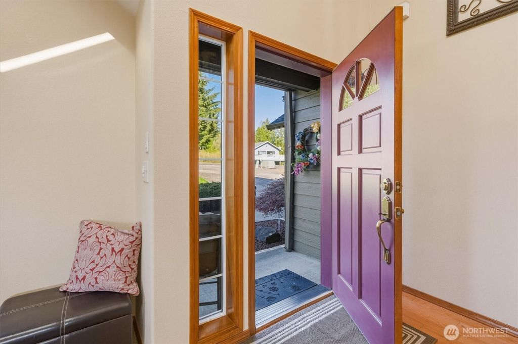 Photo of 440 N Maple Hill Road, Kelso, WA 98626 (MLS # 2503313)