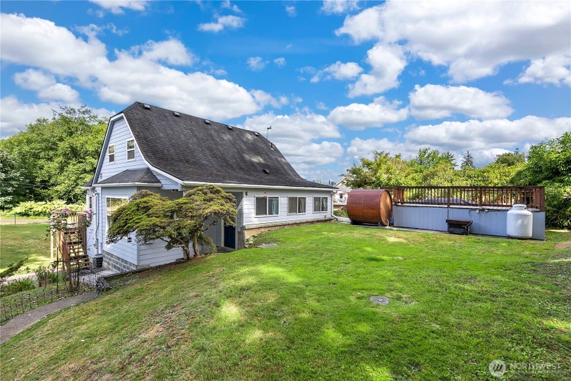 1900 Laura Street