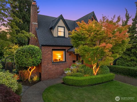 4737 46th Avenue NE Seattle WA 98105