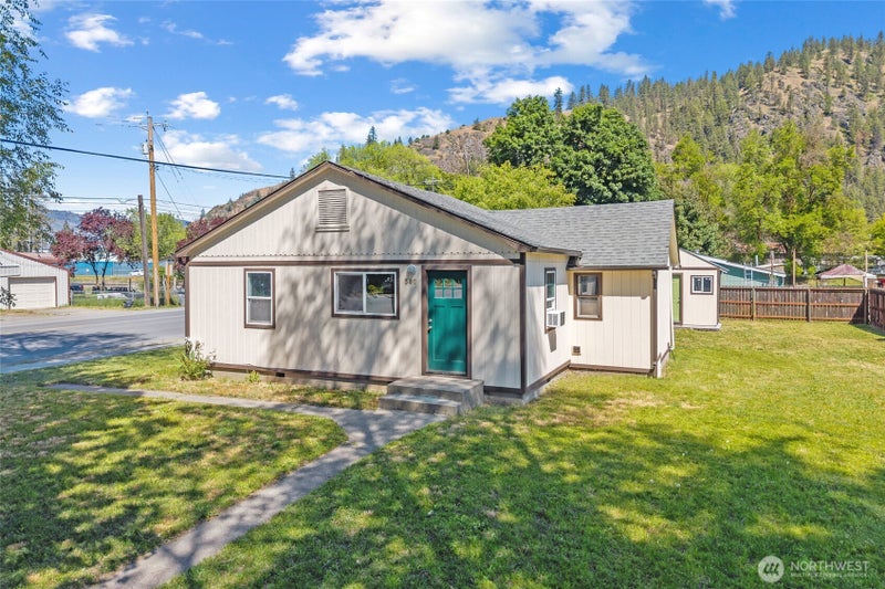 380 W 5th Avenue